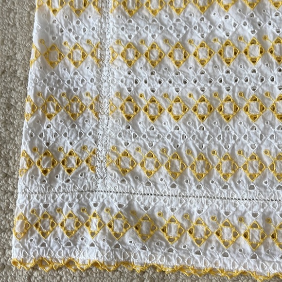 Indi & Cold White & Yellow Eyelet Sleeveless Top Size XS - Picture 4 of 11